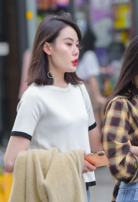 夏日街拍街头时尚小姐姐