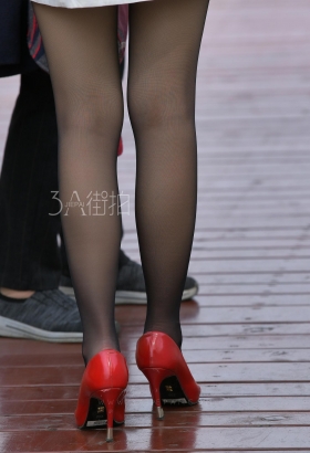 搭配高跟鞋出街[<font color=red>14P</font>]