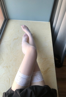 白色黑色怎么搭配 这样穿轻松打造青春少女感[<font color=red>10P</font>]