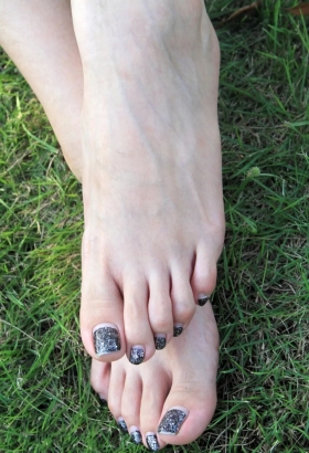 青春的美玉足，散发着吸人的味道[<font color=red>8P</font>]
