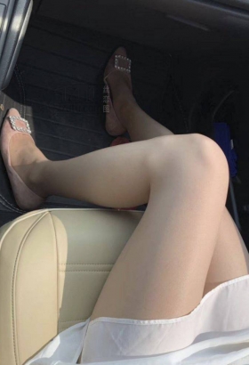 穿出浓浓女人味[<font color=red>5P</font>]
