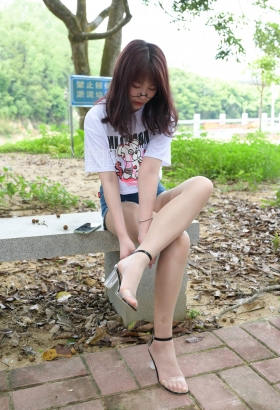 这种油亮的肤色热裤很漂亮[<font color=red>13P</font>]