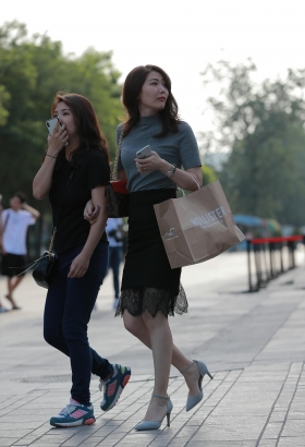 漂亮腿长又美丽[<font color=red>7P</font>]