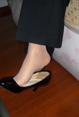 丝足挑鞋，诱人高丝之极品[<font color=red>16P</font>]